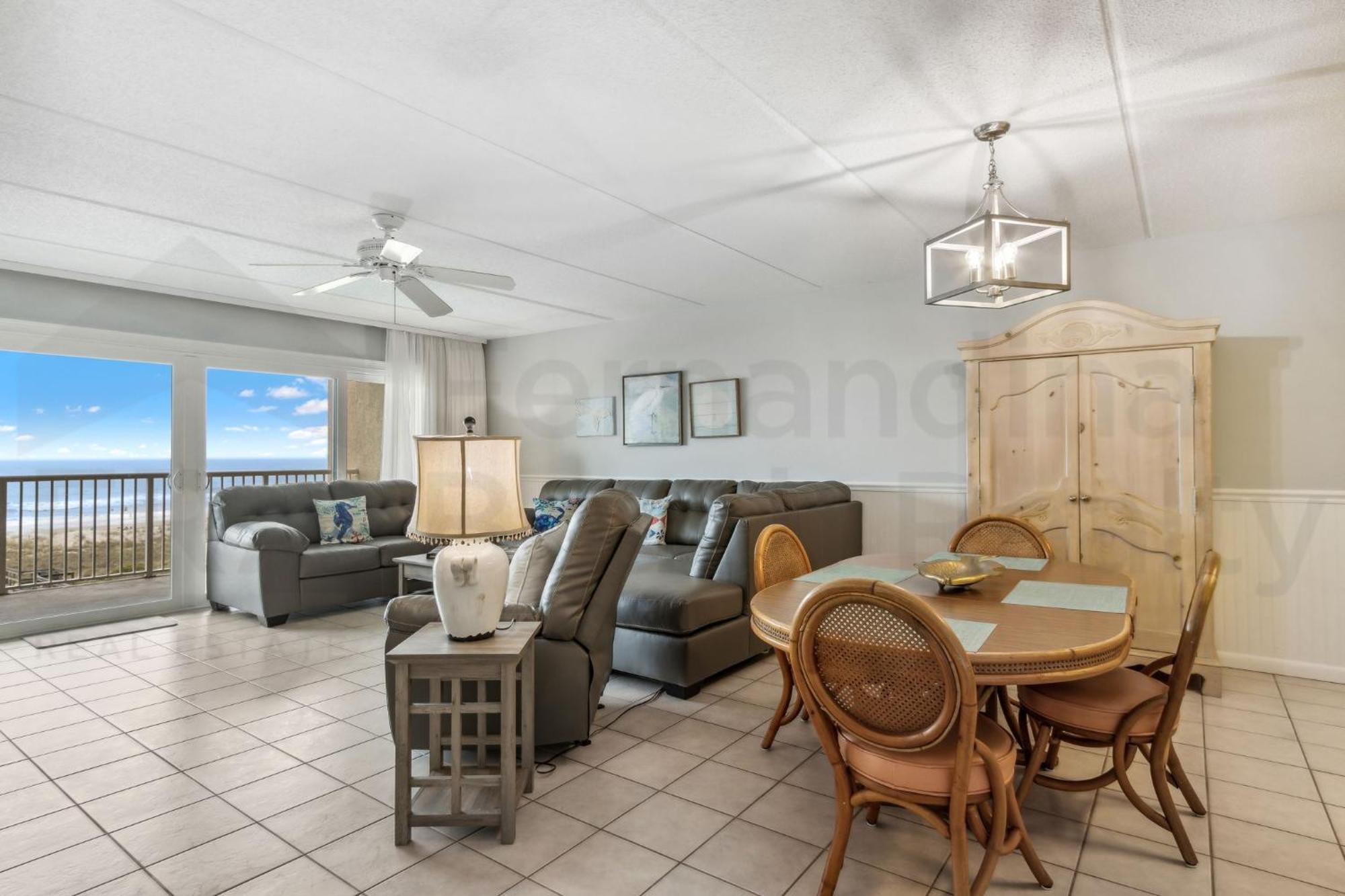 Oceanfront Condo W Balcony Амилия Экстерьер фото