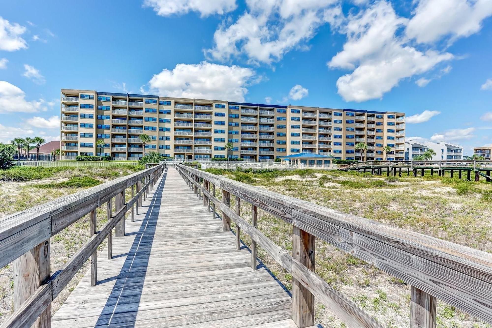 Oceanfront Condo W Balcony Амилия Экстерьер фото