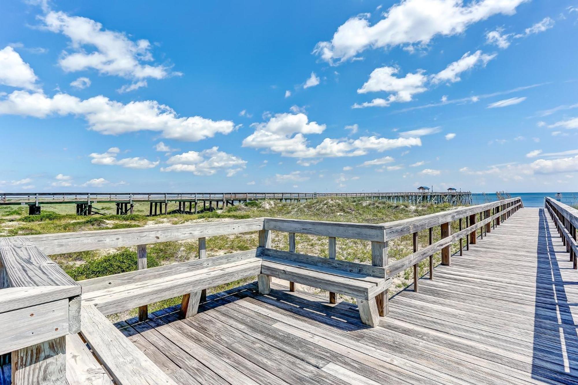 Oceanfront Condo W Balcony Амилия Экстерьер фото