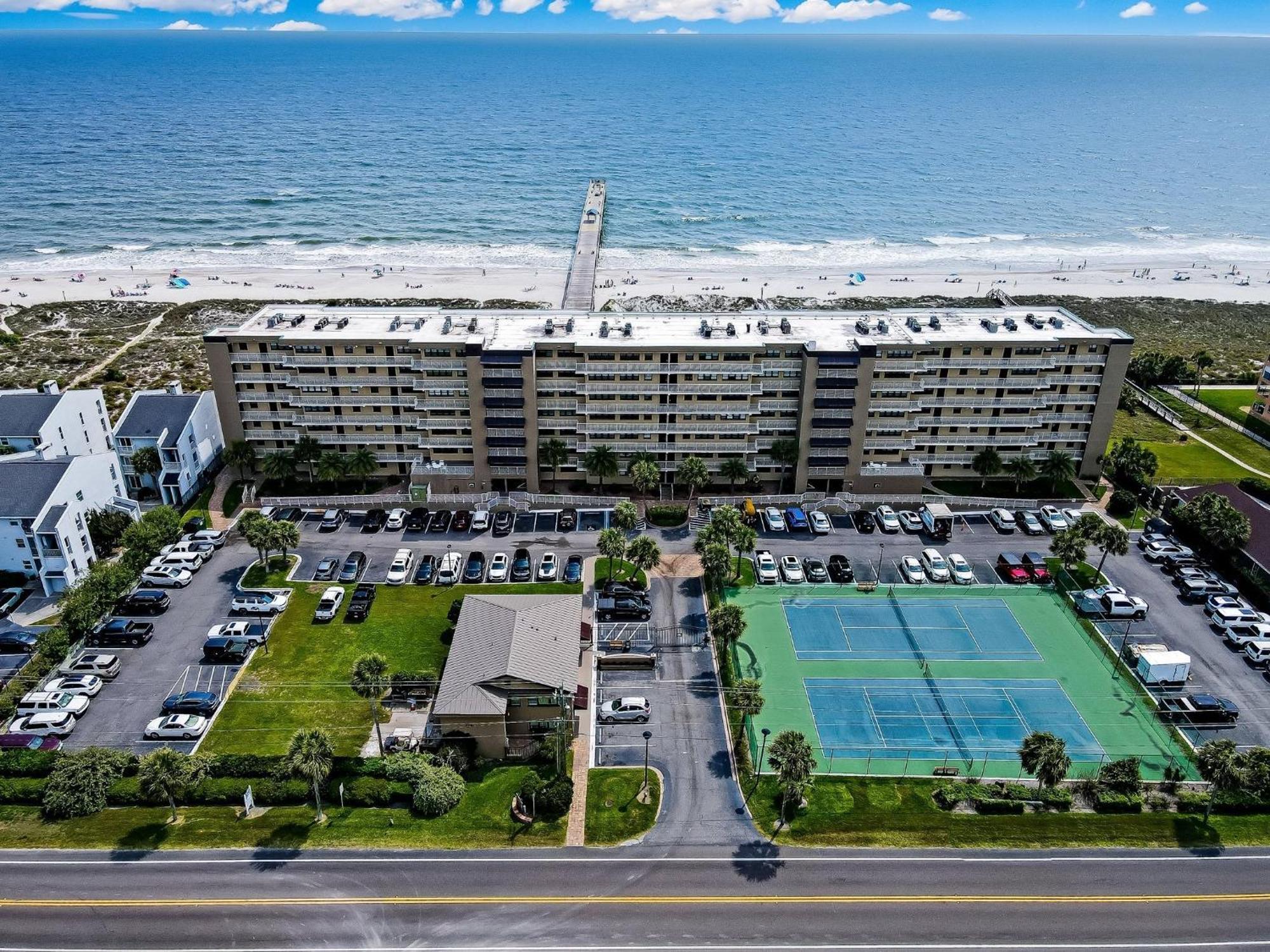 Oceanfront Condo W Balcony Амилия Экстерьер фото