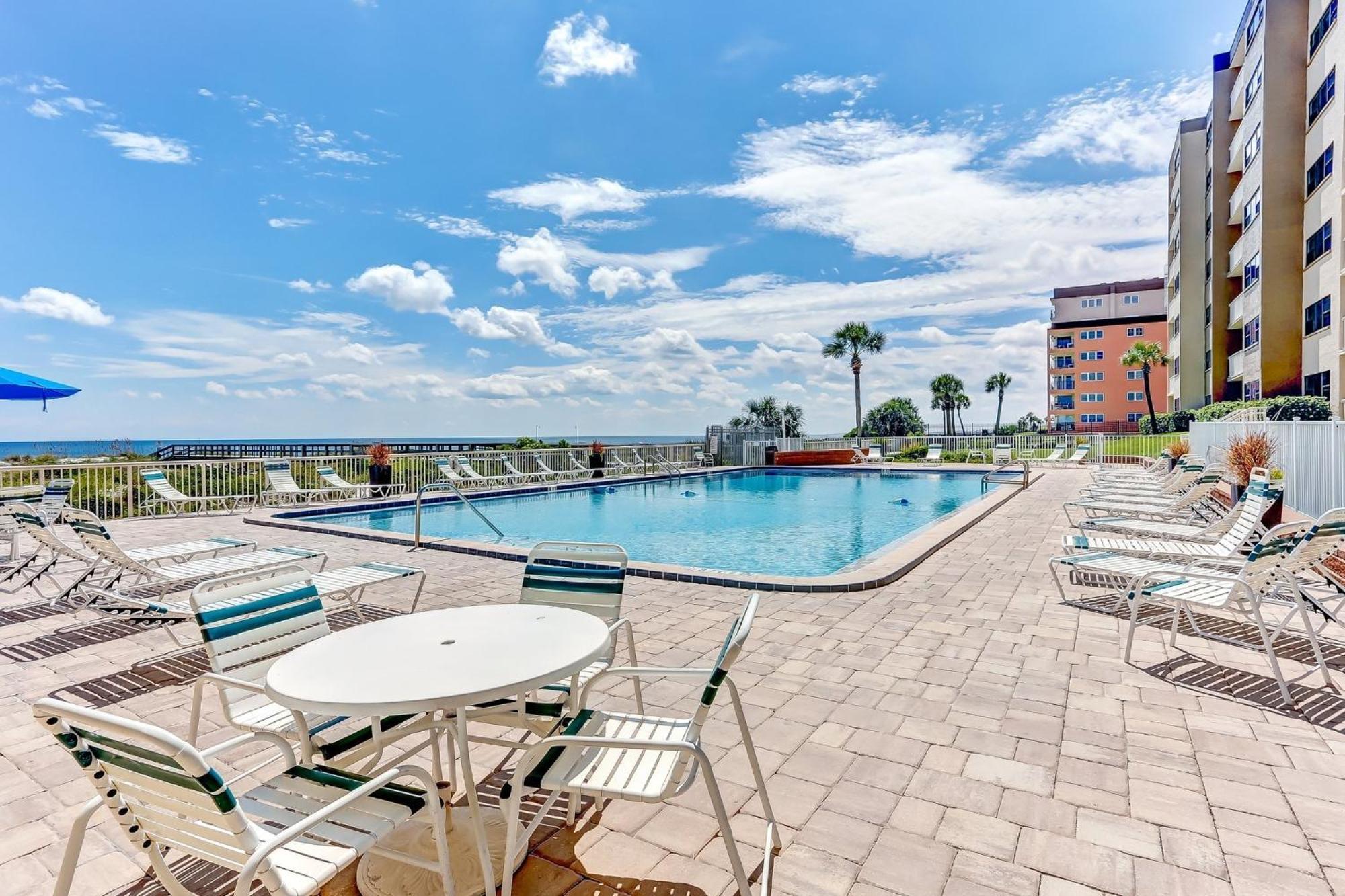 Oceanfront Condo W Balcony Амилия Экстерьер фото