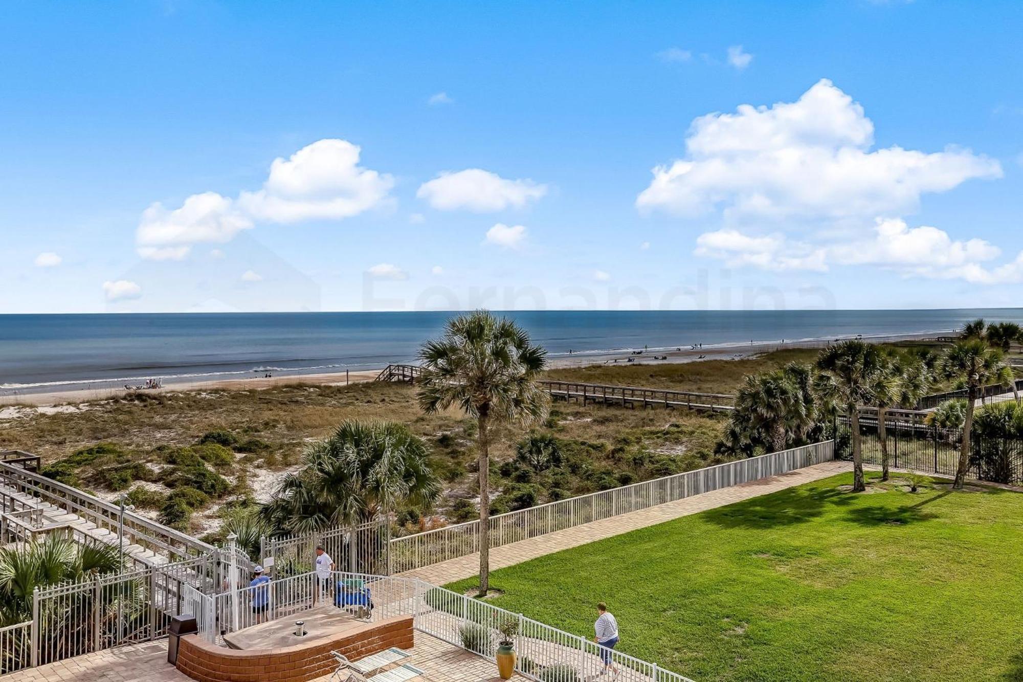 Oceanfront Condo W Balcony Амилия Экстерьер фото